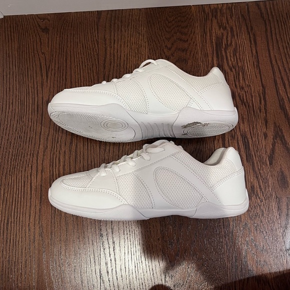 Danzcue White Cheer Shoes Women’s size 7.5 - Picture 6 of 8